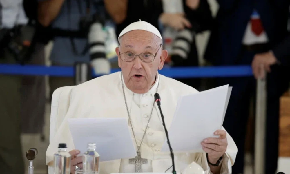 Προειδοποιεί ο Πάπας Φραγκίσκος: "Η τεχνητή νοημοσύνη αποτελεί κίνδυνο για την ανθρώπινη αξιοπρέπεια"